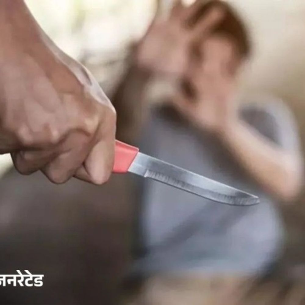 मुजफ्फरपुर- एसपी से मिलने जा रही रेप पीड़िता पर हमला:कलेक्ट्रेट गेट पर आरोपी ने चाकू से किया वार, किडनैपिंग की कोशिश; 23 अप्रैल को भी मारी थी गोली