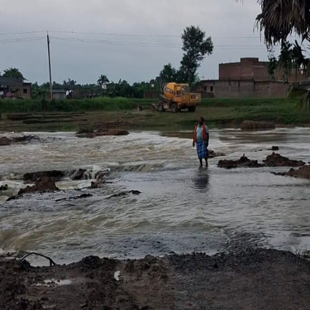 बांका के रजौन में तेज बारिश से डायवर्जन बहा:ग्रामीणों को 5 KM के लिए 15 KM का चक्कर, बार-बार बहने से परेशानी