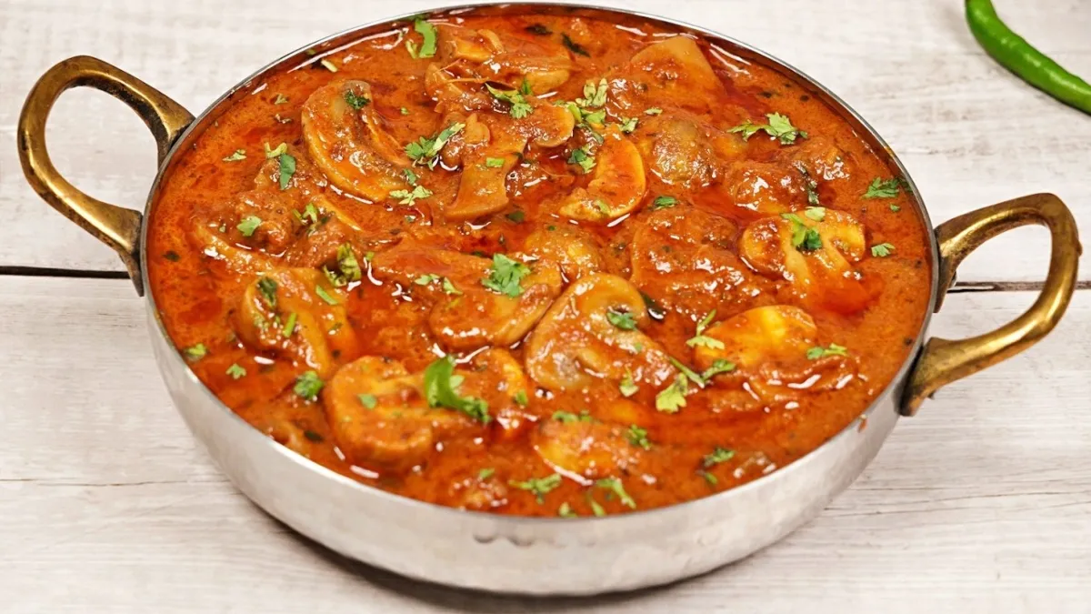 घर पर बना लें रेस्टोरेंट जैसा मशरूम मसाला, मसालेदार ग्रेवी बनाने के लिए आज़माए ये ट्रिक, नोट करें विधि
