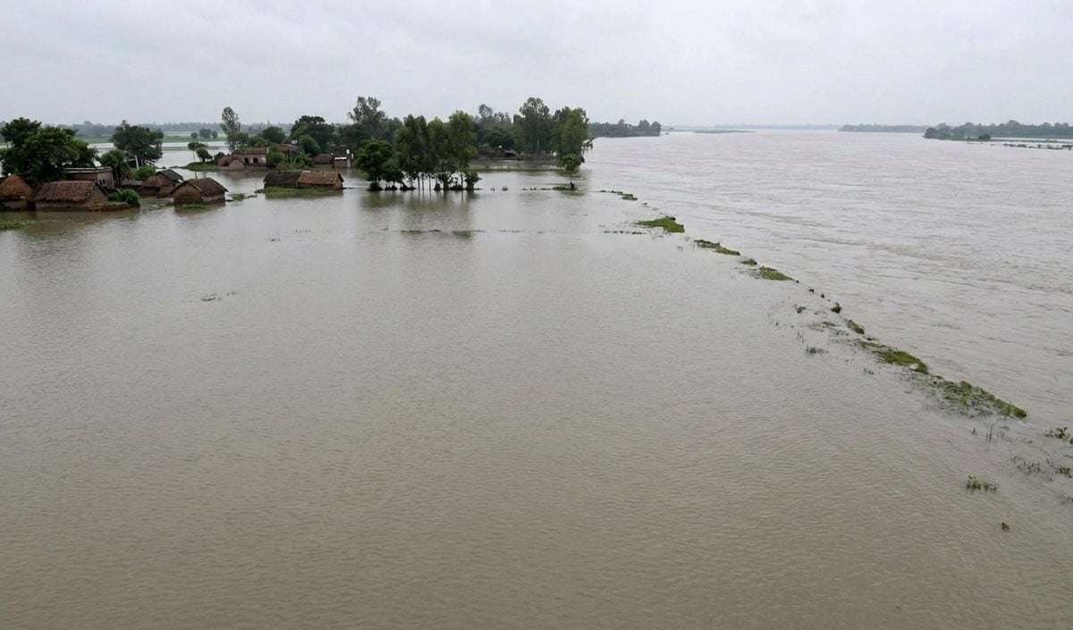 Bihar Flood: 11 जिलों में बिगड़े हालात, Ganga का जलस्तर रिकॉर्ड स्तर के पार पहुंचा