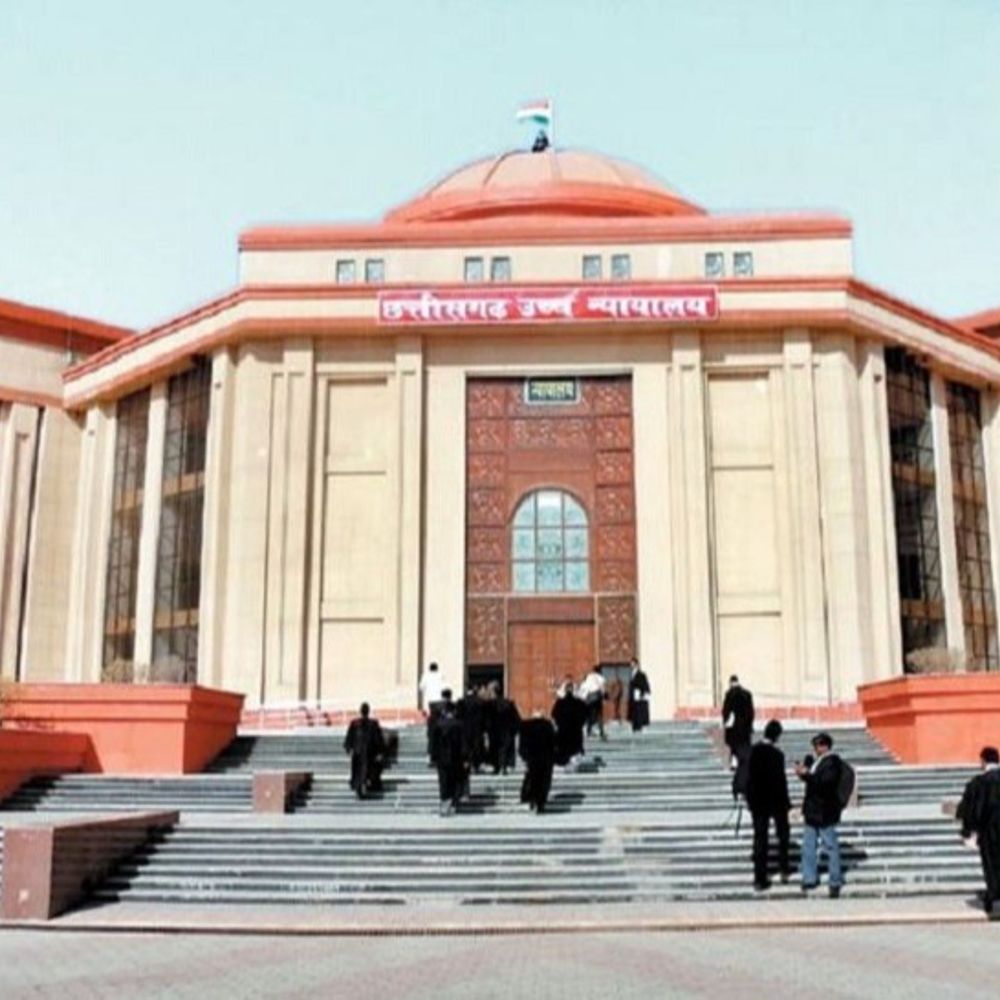 90 दिन में चार्जशीट मिलने पर निलंबन खत्म नहीं होगा:हाईकोर्ट ने सिंगल बेंच के आदेश को पलटा, कोरबा के कर्मचारी ने लगाई थी याचिका