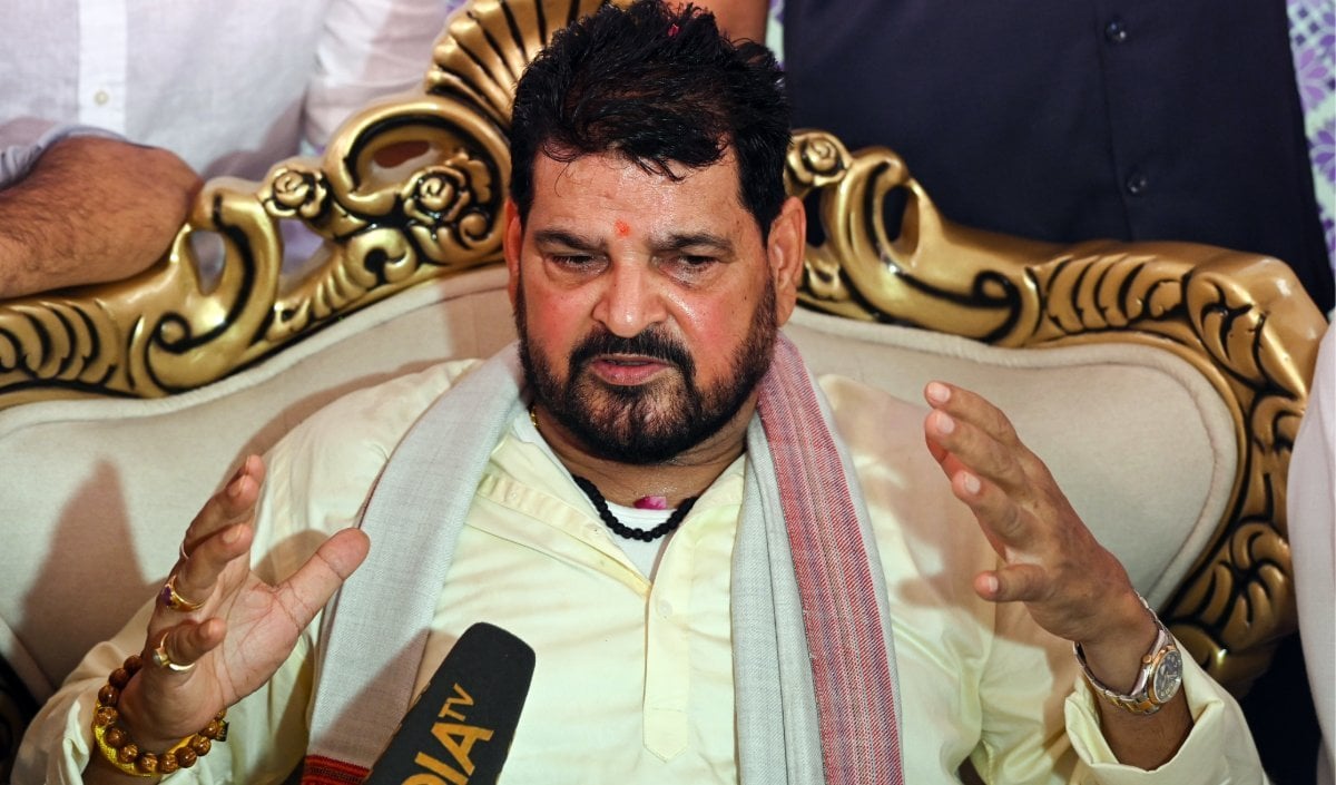 ‘अखिलेश के बिना सब सूना है…’ सपा और कांग्रेस गठबंधन पर बृजभूषण सिंह का बयान, बढ़ी सियासी हलचल