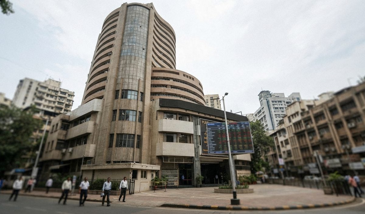 BSE Sensex में 1124 अंक की भारी गिरावट, Nifty 22800 के नीचे फिसला