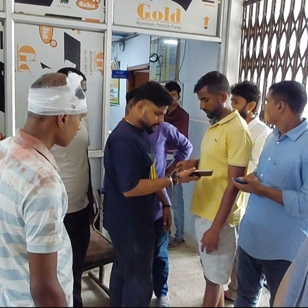 जमुई में गाड़ी हटाने को लेकर युवक के साथ मारपीट:सिर में लगी चोट, अस्पताल में भर्ती; पुलिस जांच में जुटी