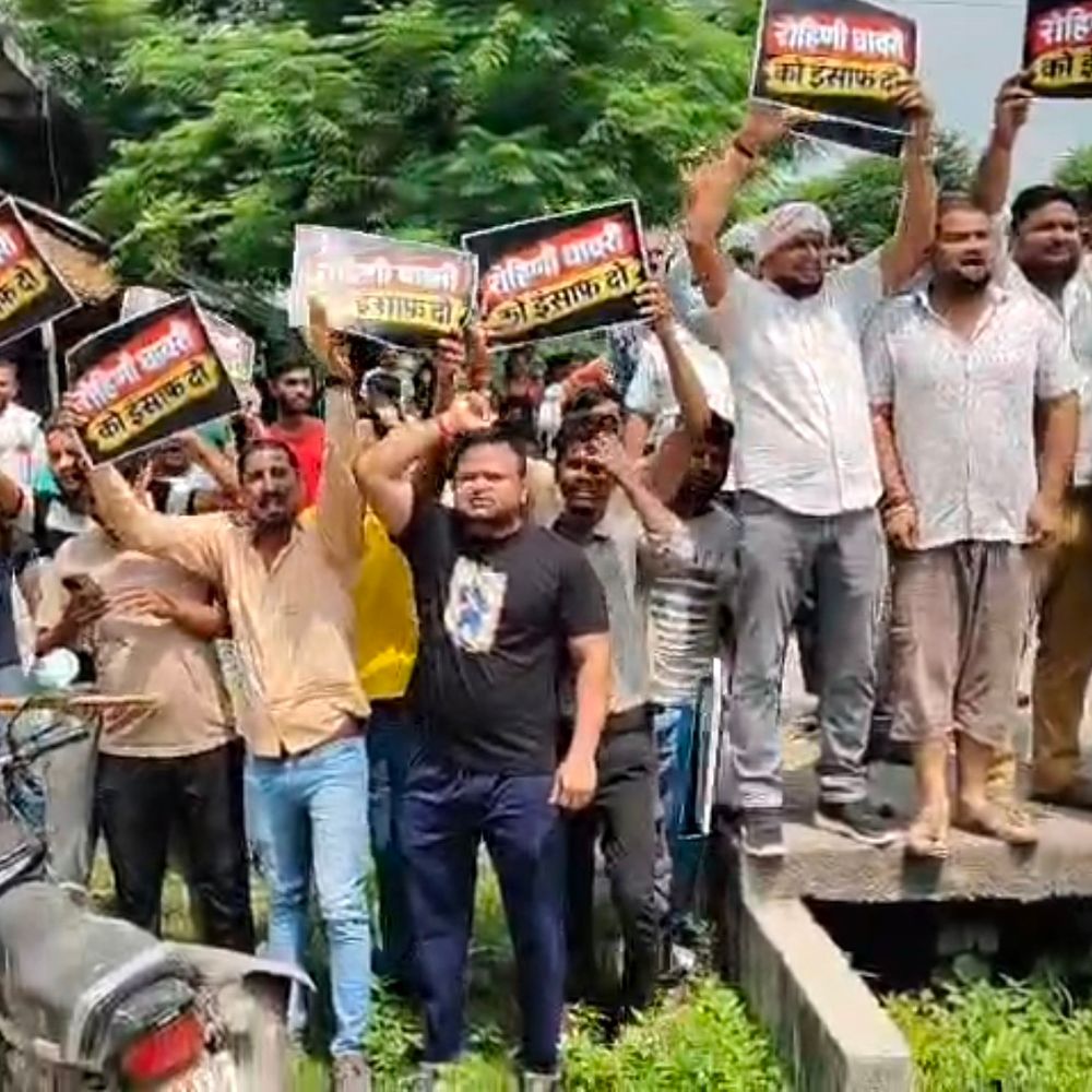 बाराबंकी में चंद्रशेखर के काफिले पर हमला:दो लोगों पर केस, रोहिणी घावरी के समर्थकों पर हमला करने का आरोप