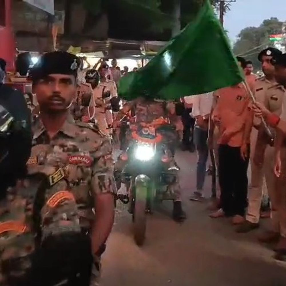 गोपालगंज में दुर्गा पूजा को लेकर पुलिस अलर्ट:5 रूटों पर गश्ती दल तैनात, भीड़भाड़ वाले इलाकों- बैंक; ज्वेलरी शॉप पर रहेगी नजर