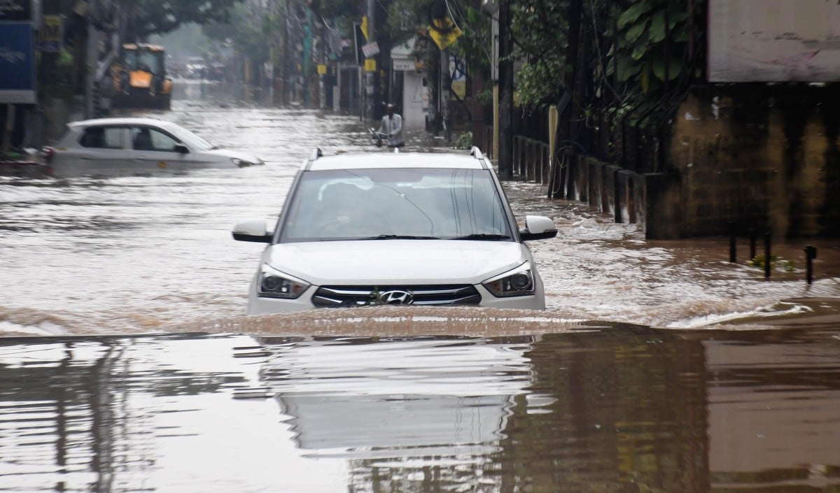 Monsoon में Car Damage पर Insurance Claim कैसे लें? ये नियम जानना है जरूरी