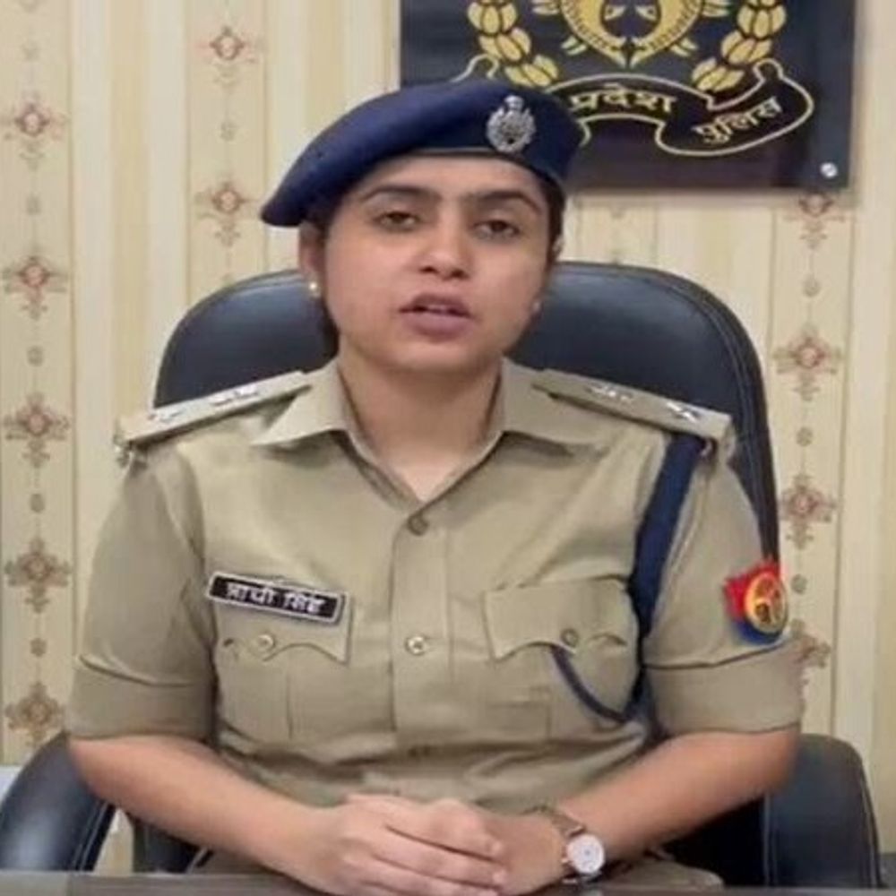 अम्बेडकरनगर एसपी ने 17 पुलिसकर्मियों के ट्रांसफर:9 सब-इंस्पेक्टर समेत मिली नई जिम्मेदारी, त्योहारों से पहले एसपी ने एक्शन लिया
