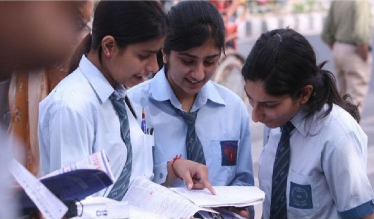 Supreme Court ने खारिज की केंद्र की दलील, CBSE Class 6 को 3-Language Policy से दी छूट