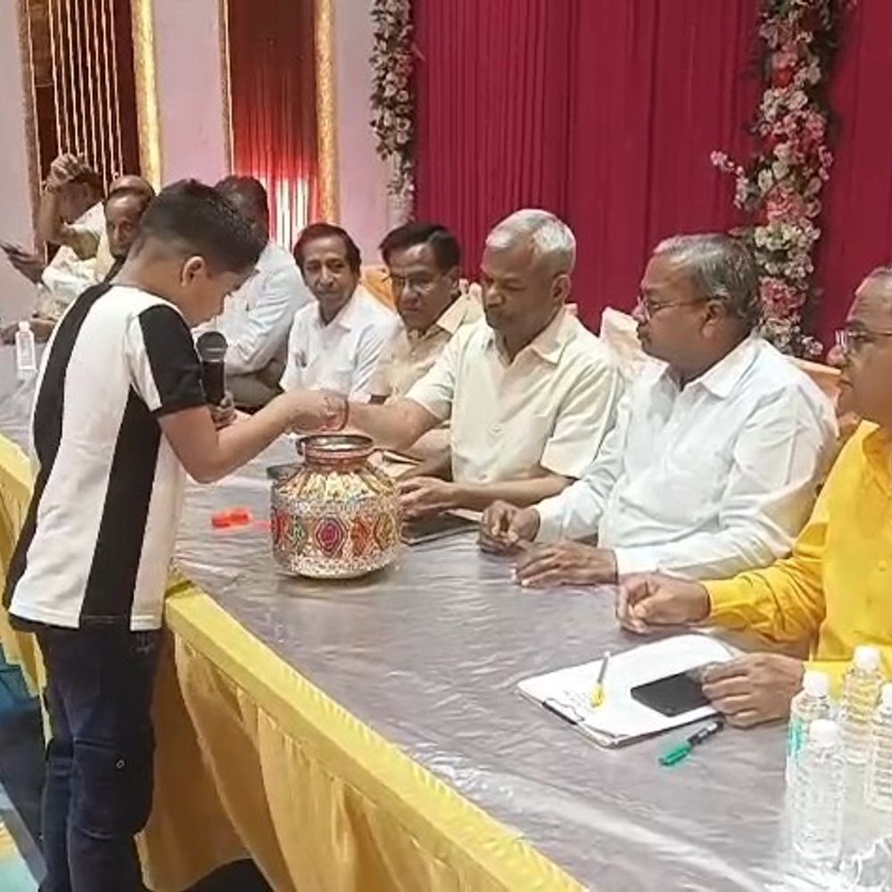 अग्रसेन जयंती शोभायात्रा के लिए 18 राजकुमार चुने गए:मथुरा में लकी ड्रा से हुआ चयन, पारदर्शिता का रखा गया ध्यान