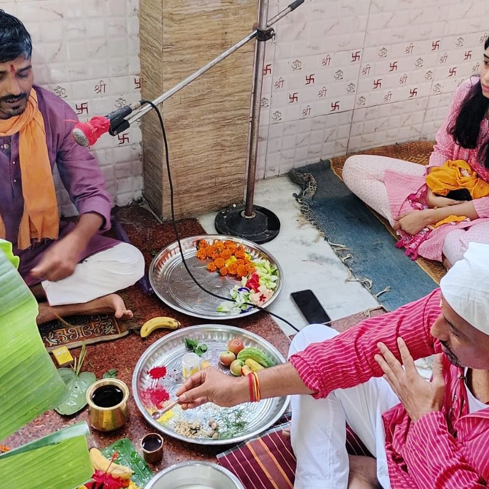 अररिया में अनंत पूजा की धूम:मंदिरों और पूजा पंडालों में उमड़ी श्रद्धालुओं की भीड़, 14 गांठ वाला अनंत सूत्र बांधा; सुख-समृद्धि की कामना