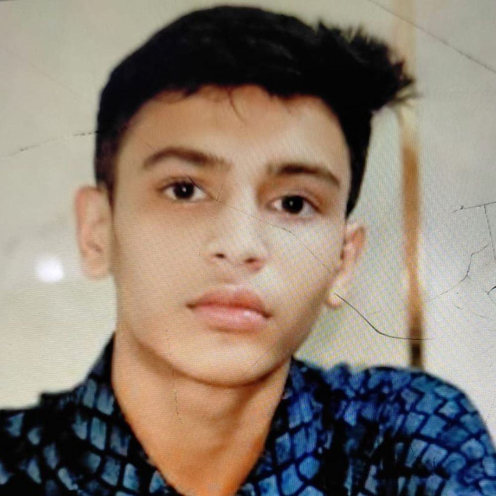जमुई में स्टूडेंट का शव फंदे से लटका मिला:मोबाइल गेम से पैसे कटने पर पिता गए थे बैंक, पुलिस जांच में जुटी