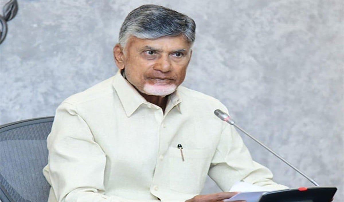 CM Chandrababu Naidu का अधिकारियों को कड़ा संदेश, समीक्षा नहीं, ‘Proactive Governance’ से आएगा Swarna Andhra