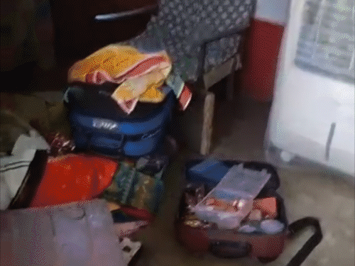 ट्रेन से आते,खेत में छिपते…रात 1-2 बजे करते थे डकैती:मोतिहारी के 5 केस का खुलासा, मास्टरमाइंड समेत 4 गिरफ्तार; 15.50 लाख कैश, R15 बाइक बरामद