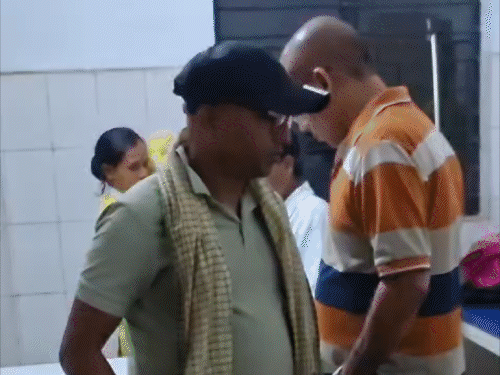 नवजात की मौत पर टंडवा अस्पताल में हंगामा:परिजनों ने लापरवाही का लगाया आरोप, सिविल सर्जन ने कहा- बच्चा जन्म से ही अस्वस्थ