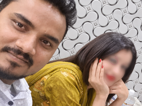 प्रेमी के लिए किन्नर से लड़की बनी, महीनों दर्द झेला:आगरा में बोली- जिस पर भरोसा किया वो 2 बच्चों का बाप निकला, 10 लाख ऐंठे
