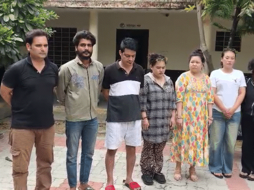 रिसोर्ट पर पुलिस की रेड, 7 विदेशी युवतियां डिटेन:वीजा अवधि खत्म होने पर पुलिस ने लिया हिरासत में, पार्टी कर रहे तीन स्थानीय युवक भी पकड़े