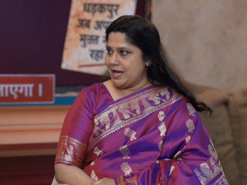 ट्रोलिंग पर रेणुका शहाणे बोलीं:नकारात्मकता डिप्रेशन तक पहुंचा सकती है, ‘दुपहिया’ में भूगोल बने स्पर्श बोले- इमेज नहीं, चुनौतीपूर्ण किरदार जरूरी हैं