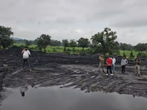 लातेहार के मगध कोलियरी में फिर चली गोलियां:वर्दीधारी 4 अपराधियों ने 7-8 की राउंड फायरिंग, कंप्यूटर ऑपरेटर के पैर में लगी गोली
