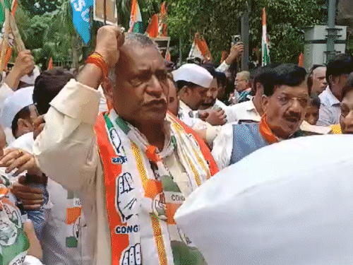वोट चोरी के खिलाफ बिहार में कांग्रेस का हल्लाबोल:पटना में निकालेंगे मार्च; पीएम मोदी, अमित शाह और ज्ञानेश कुमार का पुतला दहन करेंगे