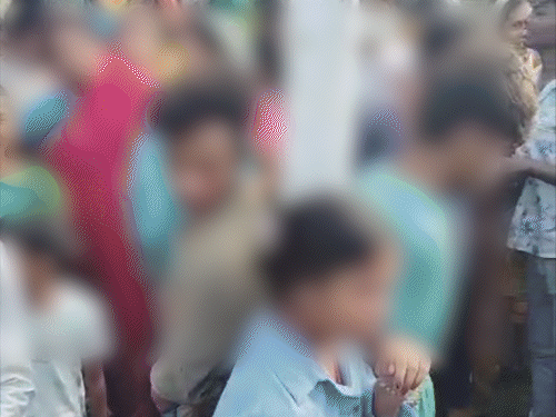 कोडरमा में 2 दिन नाबालिगों को बंधक बनाकर पीटा:150 अज्ञात लोगों पर POCSO और IT एक्ट में FIR, वायरल वीडियो से होगी पहचान