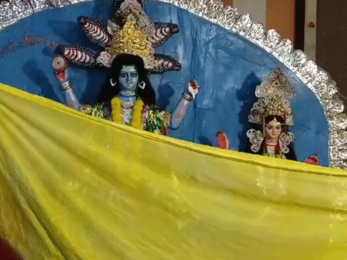 जन्माष्टमी पर बच्चों ने कान्हा को अर्पित की बांसुरी:300 साल पुरानी परंपरा के साथ तीन दिवसीय मेले का आगाज, रात में होंगे सांस्कृतिक कार्यक्रम