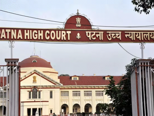बिहार बोर्ड का कारनामा, बदल दिया छात्र का नाम:नाम सुधाकर प्रमाण पत्र मांगा तो फिजिक्स में फेल दिखाया, डॉक्टर को हाईकोर्ट से मिली राहत