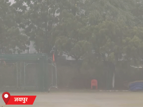 राजस्थान में तूफानी बारिश, पारा 20 डिग्री से नीचे:रात में अचानक ठंड बढ़ी; जानें- अगले 4 दिन कैसा रहेगा मौसम
