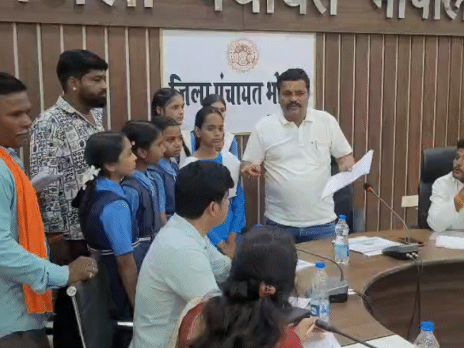 भोपाल जिपं की मीटिंग में नहीं पहुंचे DEO:शिक्षा समिति अध्यक्ष, सदस्य उखड़े; डीपीसी जवाब देते रहे; बैठक कैंसिल की