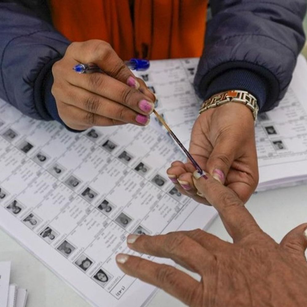 दिल्ली में नए वोटर आवेदन 2.56 लाख पार:30 सितंबर तक दावे-आपत्तियां; 4 नवंबर को अंतिम सूची; 16 राज्यों में SIR का तीसरा फेज जारी