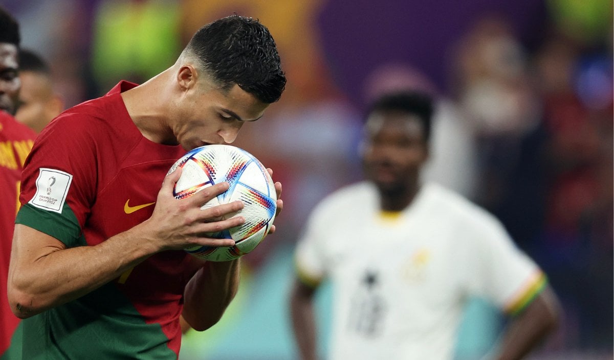 Cristiano Ronaldo की बहन Elma Aveiro ने केरल के मुख्यमंत्री से कोझिकोड में की मुलाकात