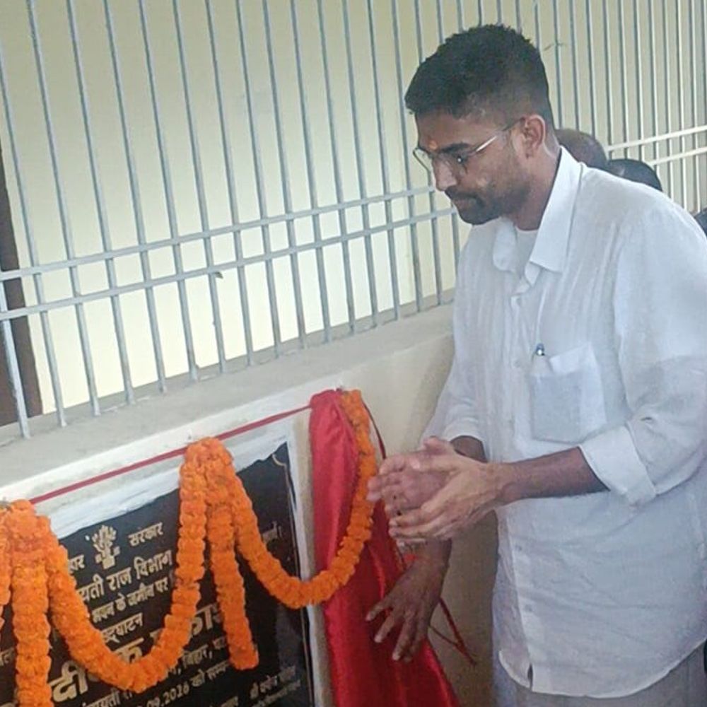 मंत्री दीपक प्रकाश ने पंचायत भवन का इंस्पेक्शन किया:बांका में अधिकारियों को निर्देश दिए, विवाह भवन का उद्घाटन किया