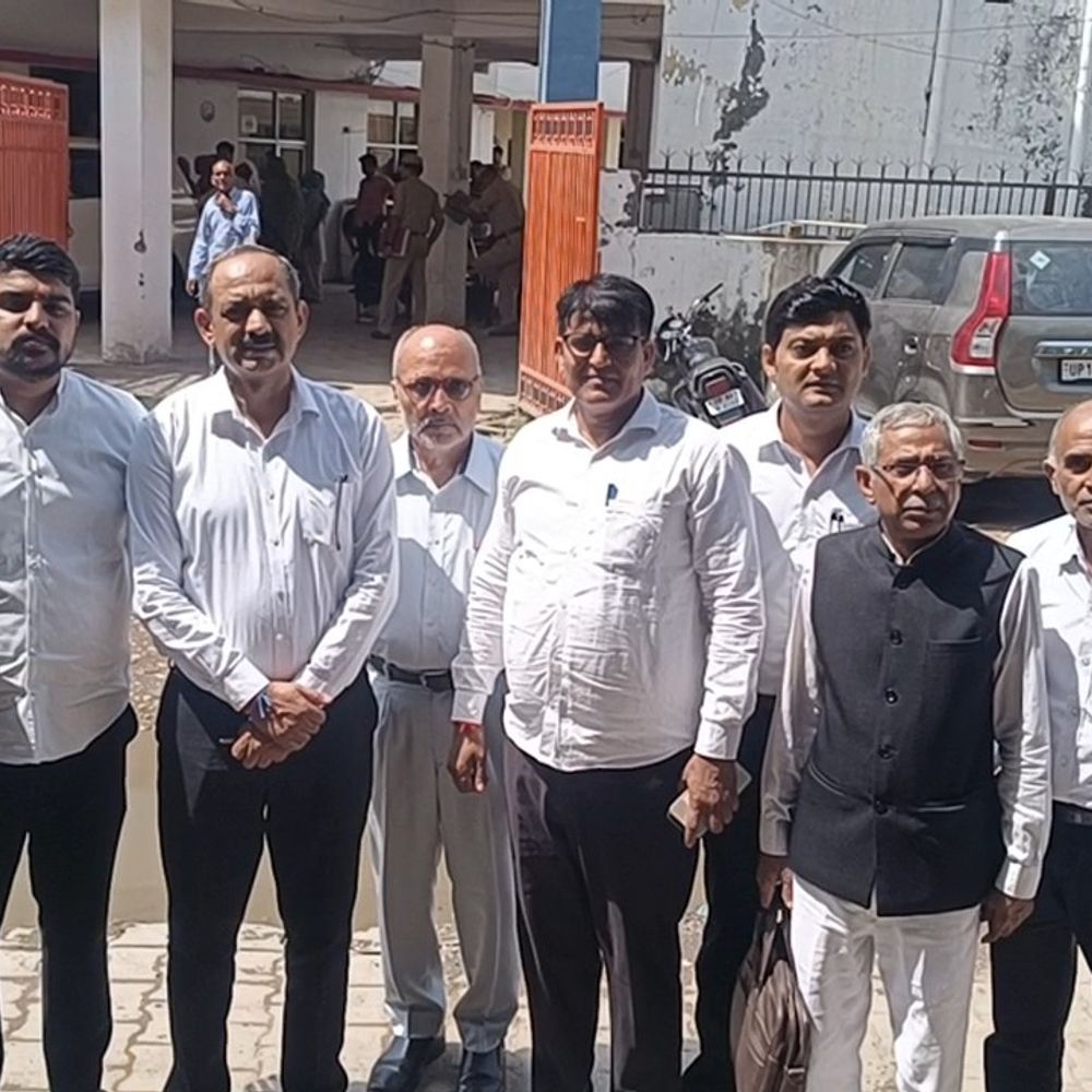 आकाश त्यागी को सोशल मीडिया पर परिवार समेत जान से:एसपी कार्यालय में शिकायत दी, आरोपियों पर कार्रवाई और सुरक्षा की मांग; सीएम योगी पर आपत्तिजनक टिप्पणी।