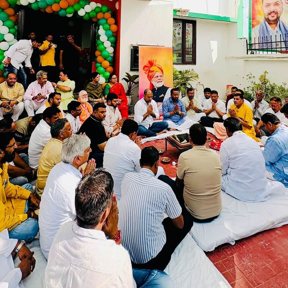 बुलंदशहर में पीएम मोदी का जन्मदिन भाजपा ने मनाया:हवन-पूजन और रक्तदान शिविर भी लगा, 17 सितंबर से चलेगा सेवा संकल्प अभियान