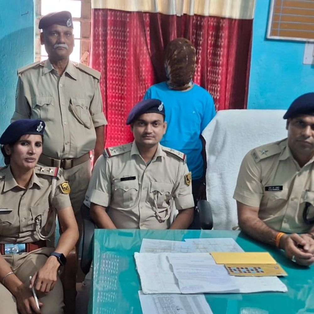 पूर्णिया में फर्जी पासबुक से पैसे निकालने आया शातिर पकड़ाया:कोढ़ा गैंग से जुड़ा है आरोपी; अन्य सदस्यों की तलाश में है पुलिस