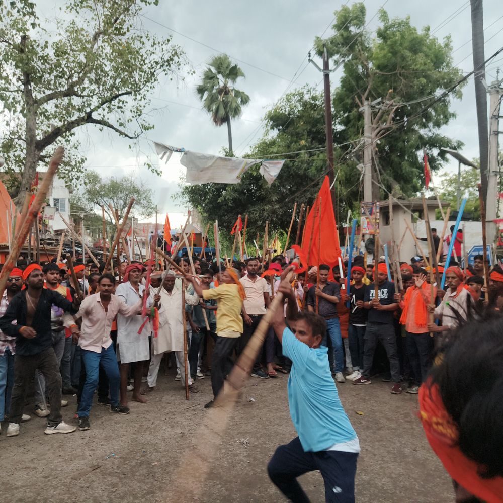 बड़हरिया में महावीरी मेला शांतिपूर्ण संपन्न:शांतिपूर्ण रूप से निकली झांकी, डीजे पर प्रतिबंध का किया पालन