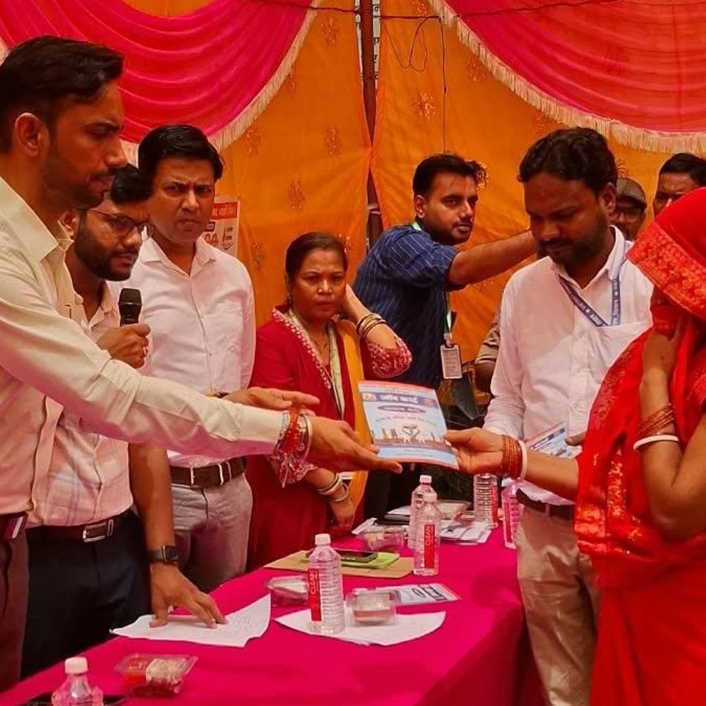 सीवान में ‘सहयोग शिविर’ पर उठे सवाल:ग्रामीण बोले- समस्या का समाधान नहीं हुआ, सिर्फ बिस्किट मिला; पानी-सड़क की शिकायतें जस की तस