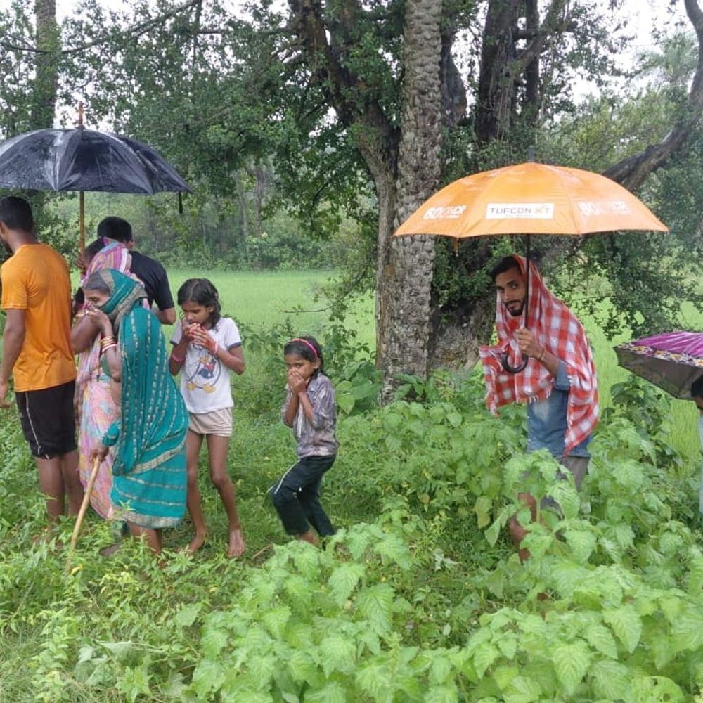 बांका में कुएं में मिला अज्ञात व्यक्ति का शव:पीठ पानी के ऊपर दिखी; तेज दुर्गंध से परेशान रहे ग्रामीण, पहचान नहीं