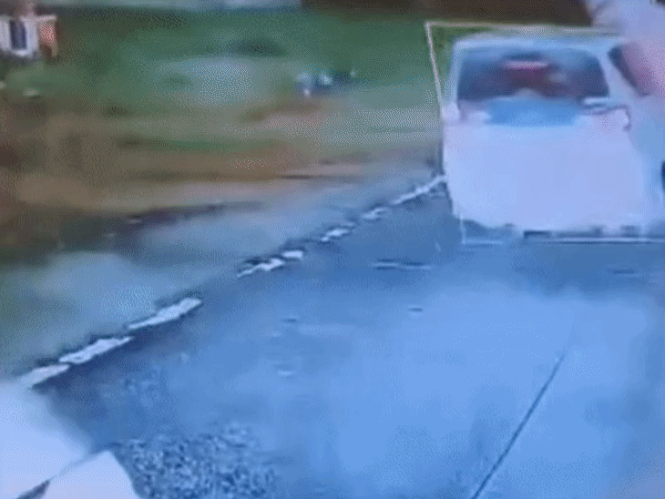मंत्री के PA ने टोलकर्मी को 5 थप्पड़ जड़े, VIDEO:हाथ जोड़कर माफी मांगता रहा कर्मचारी, गाड़ी पर टोल बूम गिरने पर मारपीट की