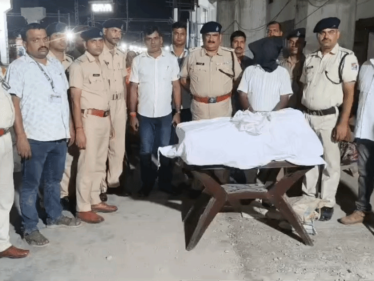 गयाजी- तेजस राजधानी से 17.749 किलो गांजा बरामद:8.87 लाख की खेप के साथ पटना सिटी का तस्कर गिरफ्तार; रेल पुलिस ने गुप्त सूचना पर पकड़ा