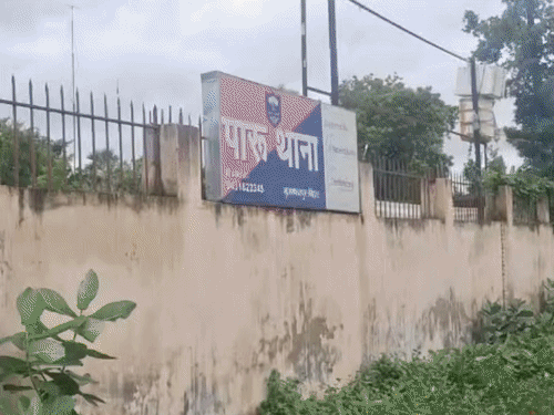 ‘बच्चियों को टच नहीं करेंगे’… 2024 में मिली थी हिदायत:दो साल बाद फिर उसी टीचर पर आरोप; पीड़िता बोली- गाल, पीठ और गर्दन पर टच करते थे सर