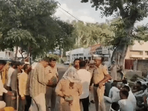 सोनीपत में कूड़ा उठाने पर टायरों में किया पंचर:ड्राइवरों से मारपीट के आरोप; पुलिस ने सफाई कर्मचारियों पर 6 धाराओं में केस दर्ज किया