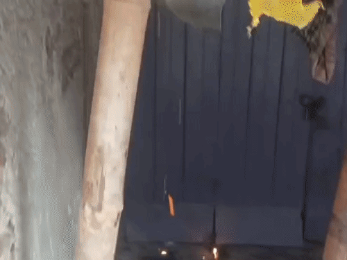 पटना सचिवालय के पास घर में लगी भीषण आग:नौलखा मंदिर के पीछे इलाका धुआं-धुआं हुआ, लपटें देखकर दुकानदार निकले; फायर कर्मियों ने बुझाई आग