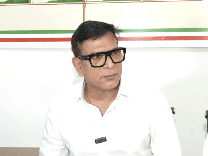 पीएम के जन्मदिन पर दीपोत्सव पर कांग्रेस का सवाल:अभय दुबे बोले: मोदी जी ने तेल बचाने को कहा, अब उसी से करोड़ों दीये जला रहे