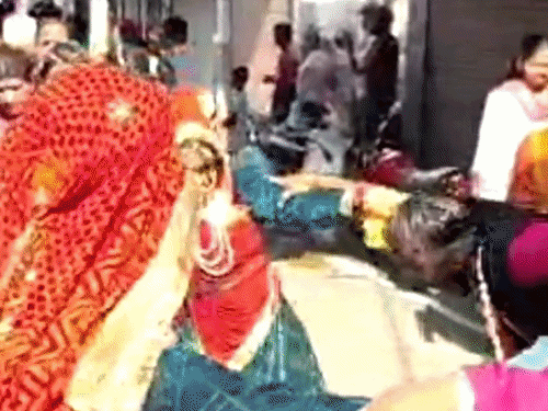 बाबा फरीद आगमन पर्व पर निकला विरासत-ए-काफिला:फरीदकोट में विधायक गुरदित सिंह सेखों ने हरी झंडी दिखाई, कई राज्यों के कलाकारों ने दी प्रस्तुति