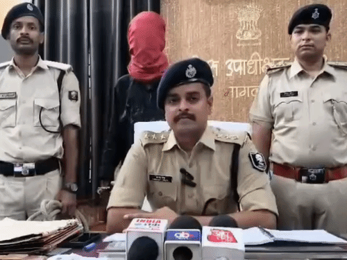 भागलपुर में अवैध हथियार, शराब और स्मैक पकड़ी:जोगसर में कट्टा-कारतूस के साथ युवक गिरफ्तार; 246 लीटर शराब और 10 ग्राम स्मैक भी बरामद