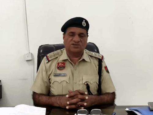 यमुनानगर में पब्लिक हेल्थ कर्मचारी का पर्स चोरी:डेबिट कार्ड से निकाले ₹53 हजार, मंदिर में माथा टेकने गए थे