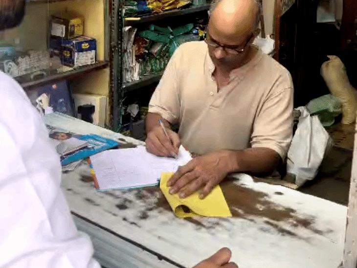 इंदौर मेट्रो की सुरंग पर बढ़ा विरोध:तिलक नगर से गोयल नगर तक घर-घर दस्तक, रहवासियों ने शुरू किया हस्ताक्षर अभियान