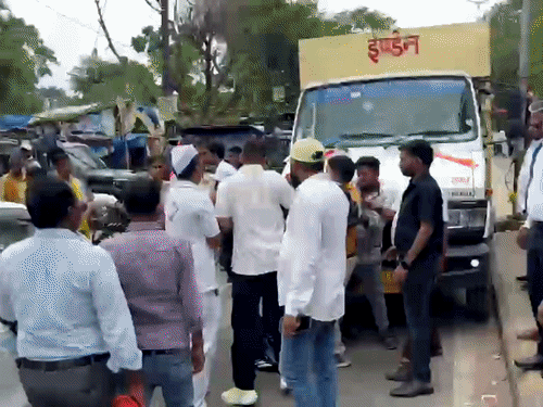 पटना में सांसद पप्पू यादव समेत 10 के खिलाफ FIR:पिस्टल की बट से सरकारी कर्मचारी का सिर फोड़ने के आरोप, समर्थकों बोले-पहले उसने गाड़ी का शीशा तोड़ा
