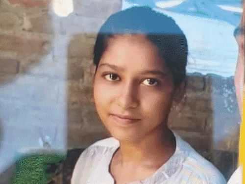 समस्तीपुर- कोचिंग जा रही स्टूडेंट को ट्रक ने रौंदा, मौत:बालू लदा ट्रक लेकर ड्राइवर फरार, 3 घंटे तक दलसिंहसराय से मोहिनुद्दीन नगर जाने वाली सड़क जाम